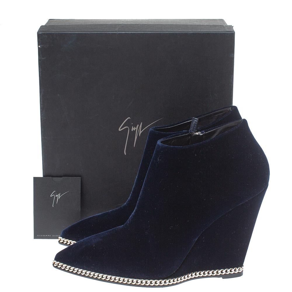 Women's or Men's Giuseppe Zanotti Navy Blue Velvet Chain Embellished Wedge Ankle Boots Size 41