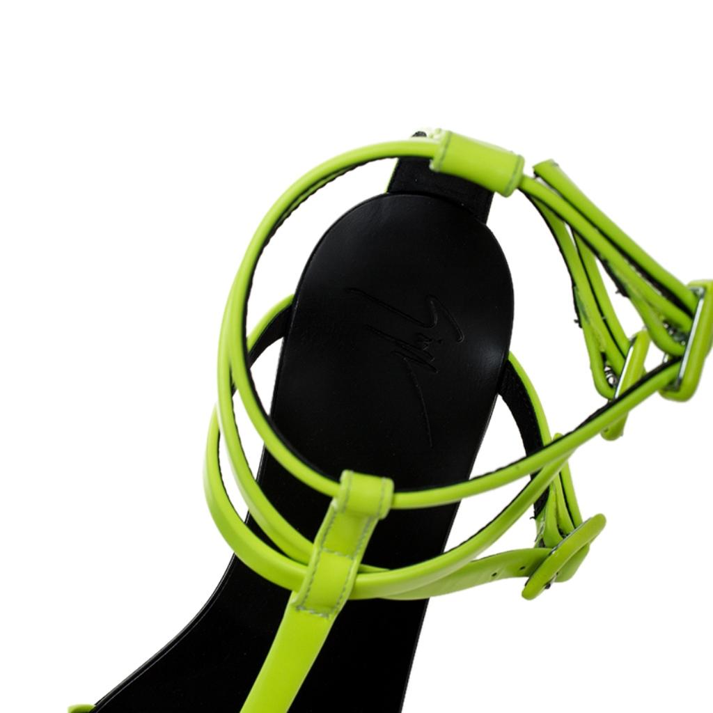 Giuseppe Zanotti Neon Green Leather Rock 10 T-Strap Flat Sandals Size 38 In Excellent Condition In Dubai, Al Qouz 2