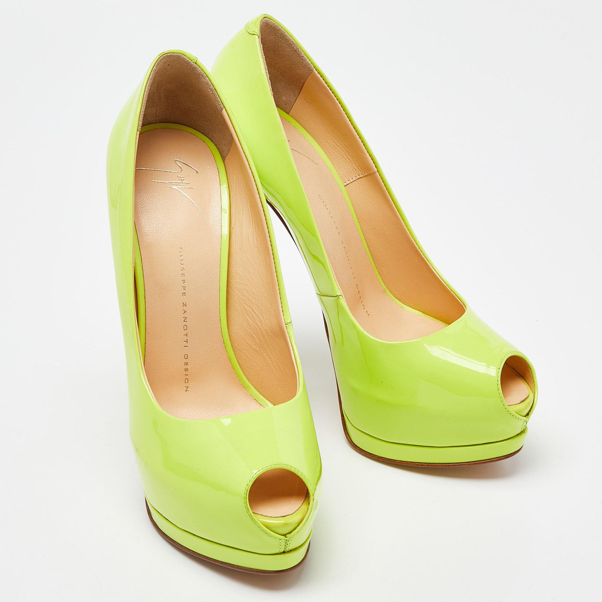 Giuseppe Zanotti Neon Green Patent Leather Sharon Peep Toe Pumps Size 39 In Good Condition For Sale In Dubai, Al Qouz 2