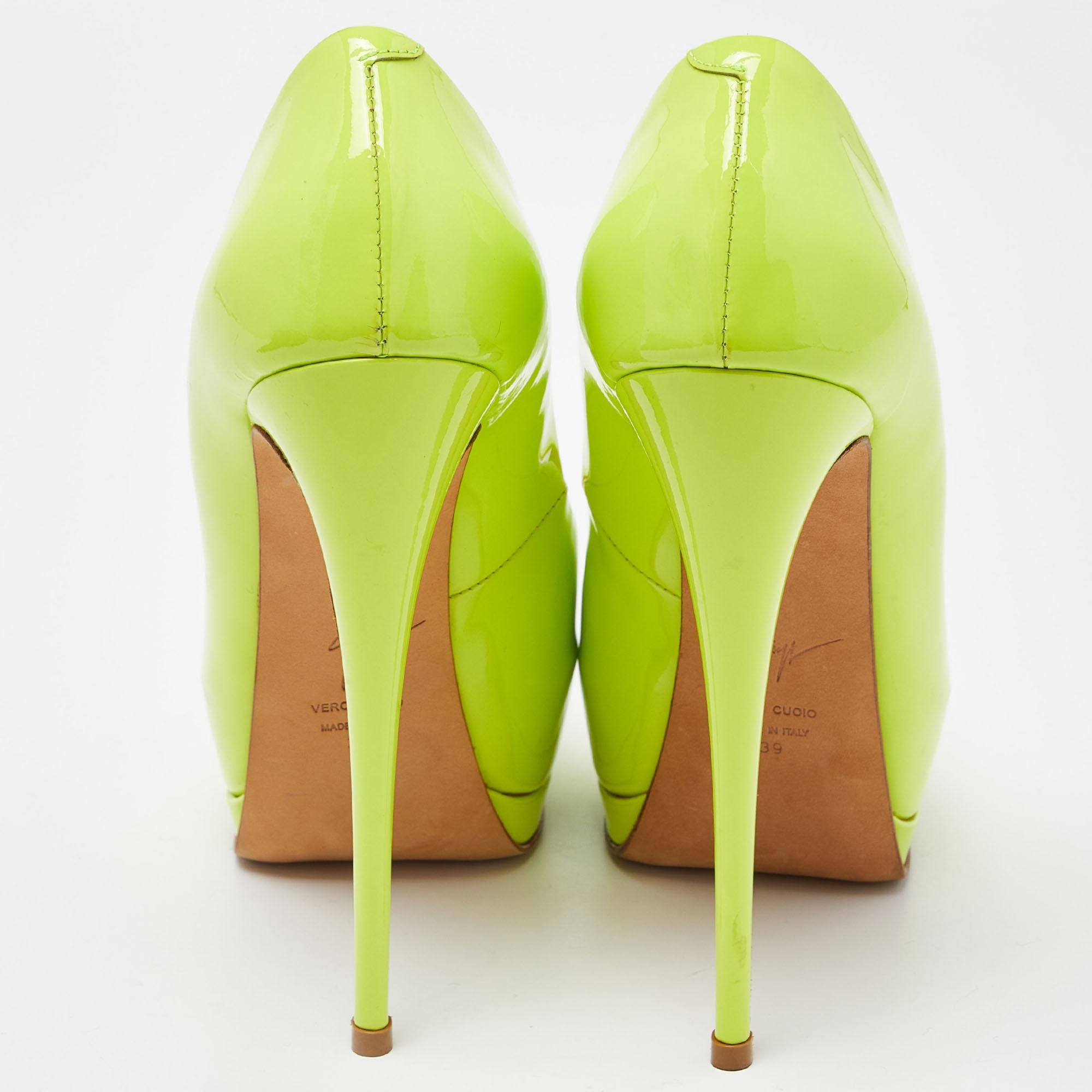 Women's Giuseppe Zanotti Neon Green Patent Leather Sharon Peep Toe Pumps Size 39 For Sale