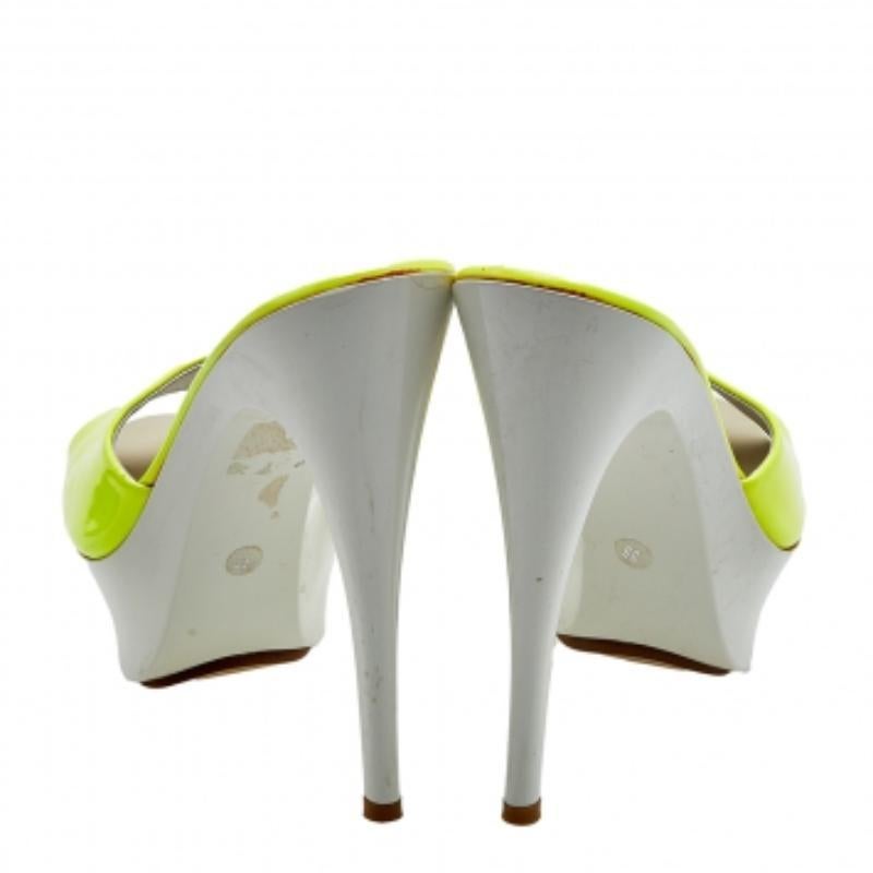 Giuseppe Zanotti Neon Yellow Patent Leather Platform Sandals Size 35 For Sale 1