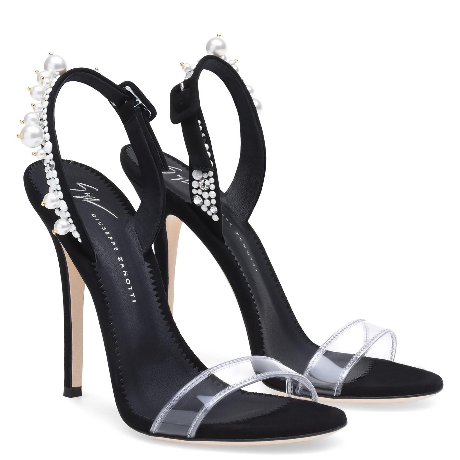 Giuseppe Zanotti NEW Black Suede PVC Pearl Crystal Evening Sandals Heels in Box

Size IT 36
Suede
PVC
Pearl
Crystal
Ankle buckle closure
Made in Italy
Heel height 4.5