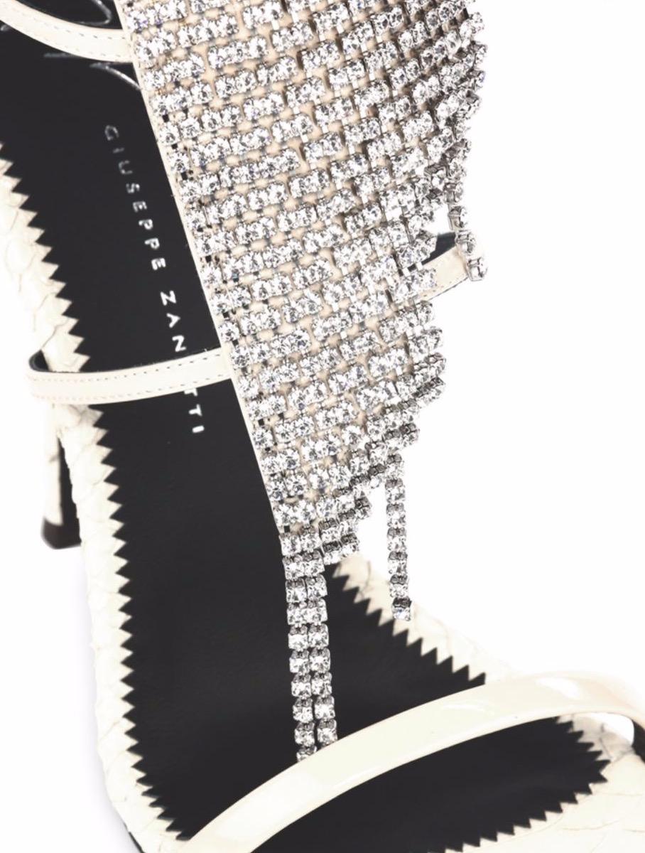 Giuseppe Zanotti NEW Ivory Leather Crystal Strappy Evening Sandals Heels in Box

Size IT 37
Lleather
Crystal
Ankle zip closure
Made in Italy
Heels height 4.5