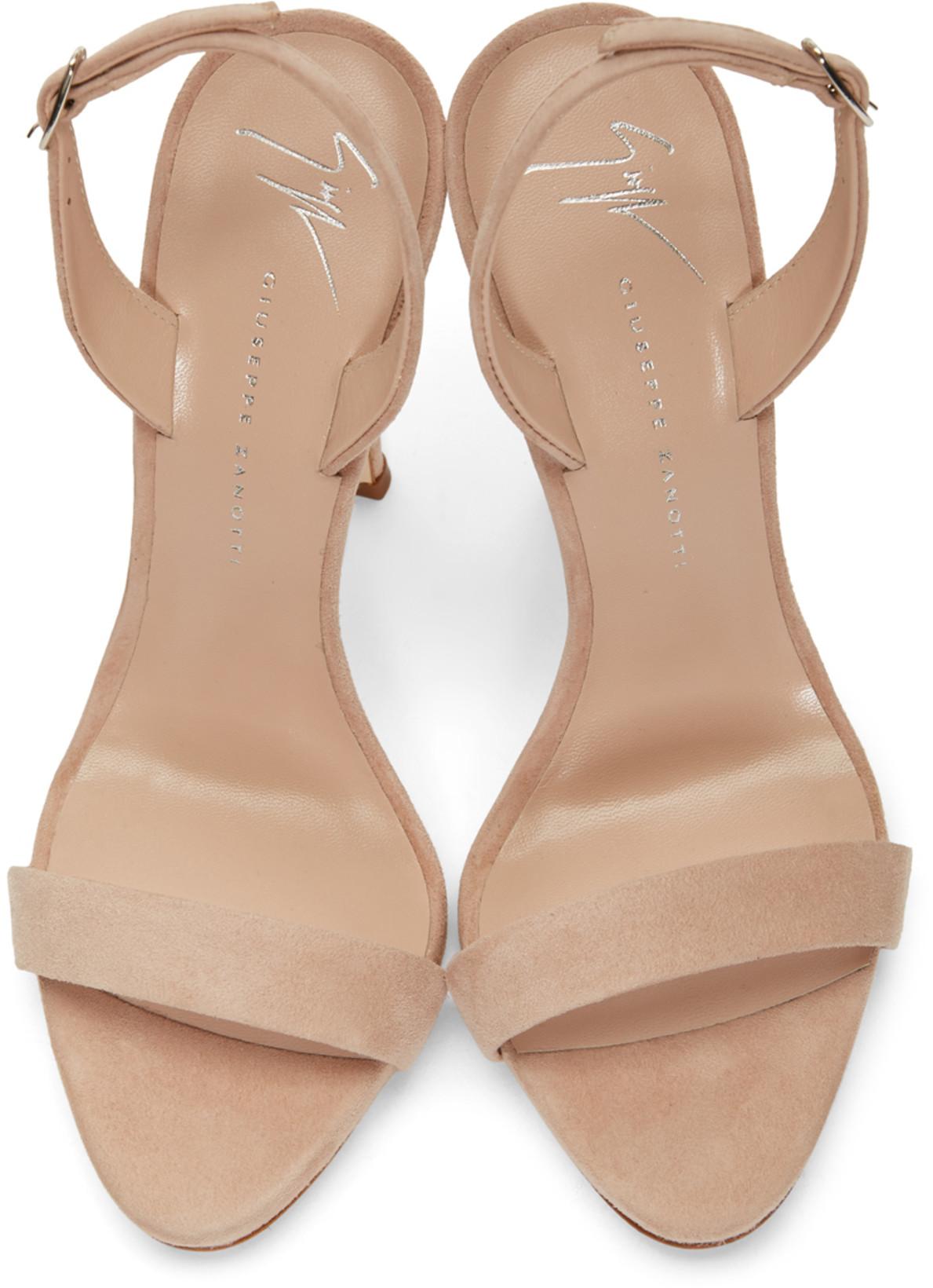 Giuseppe Zanotti NEW Tan Nude Beige Suede Strappy Evening Sandals Heels in Box

Size IT 36.5
Suede
Ankle zip closure
Made in Italy
Heels height 4.75