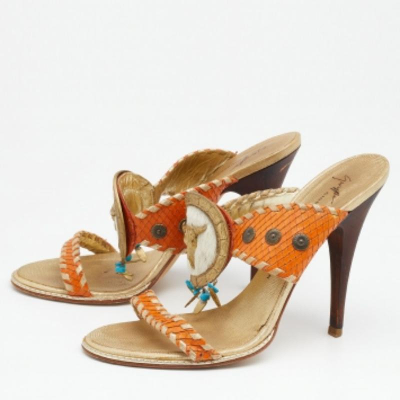 Marrone Giuseppe Zanotti Sandali in pelle goffrata pitonata arancione/oro 37 in vendita