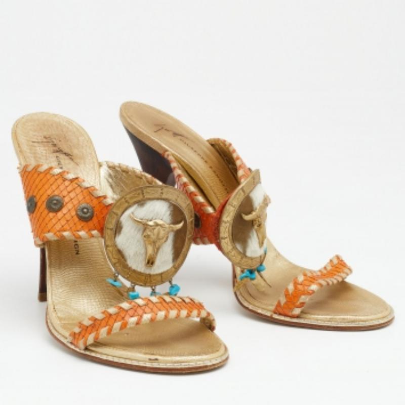 Donna Giuseppe Zanotti Sandali in pelle goffrata pitonata arancione/oro 37 in vendita