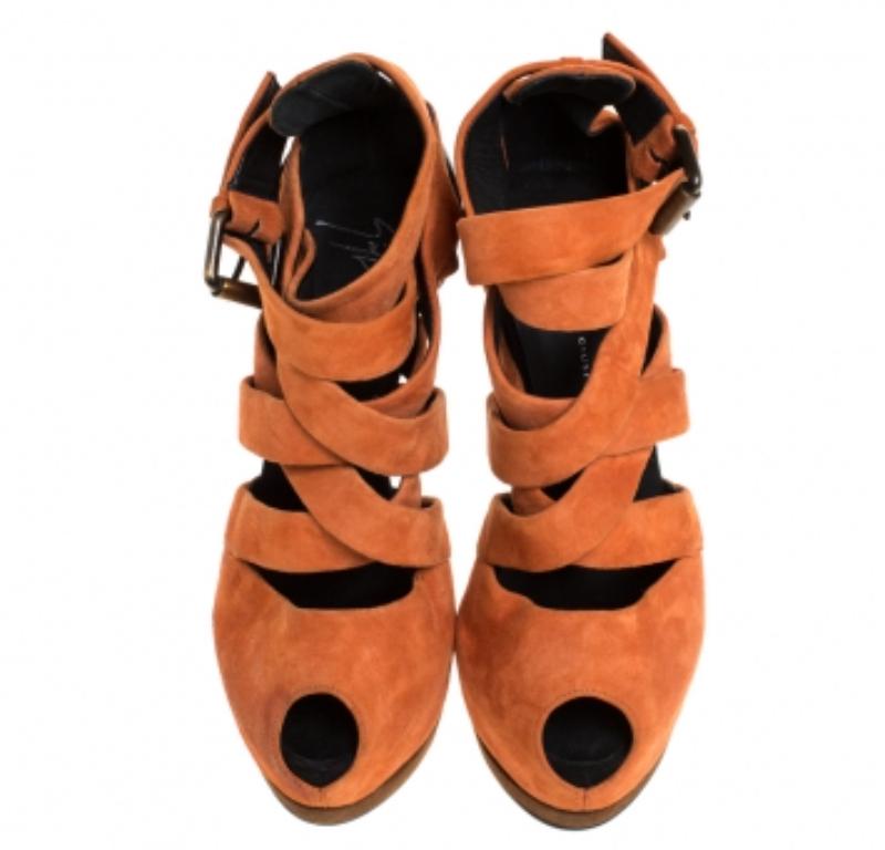 Sandales compensées Giuseppe Zanotti en daim orange à lanières et bouts ouverts, taille 38 Pour femmes en vente