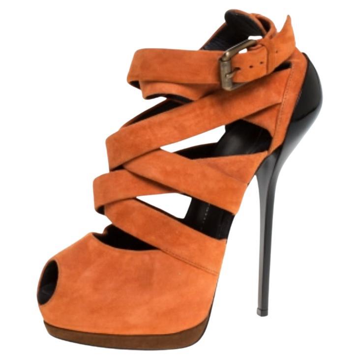 Sandales compensées Giuseppe Zanotti en daim orange à lanières et bouts ouverts, taille 38 en vente