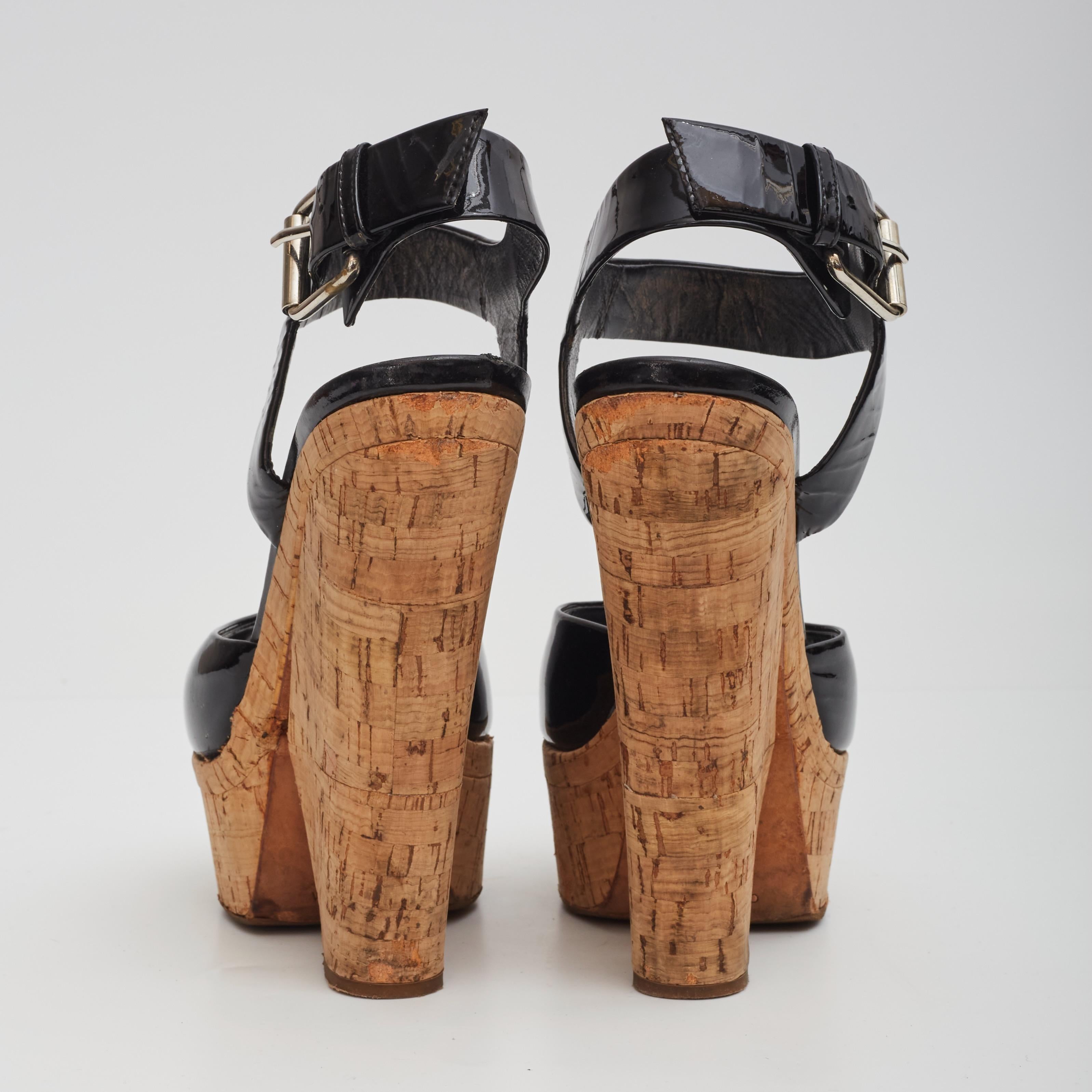 Marron Giuseppe Zanotti Chaussures à talons compensés en cuir verni et liège noir (EU 39) en vente