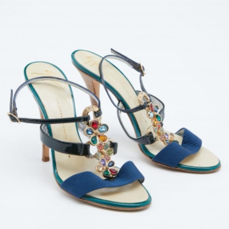Giuseppe Zanotti Patent Leather Crystal Embellished Slingback Sandals Size 37.5 For Sale 1
