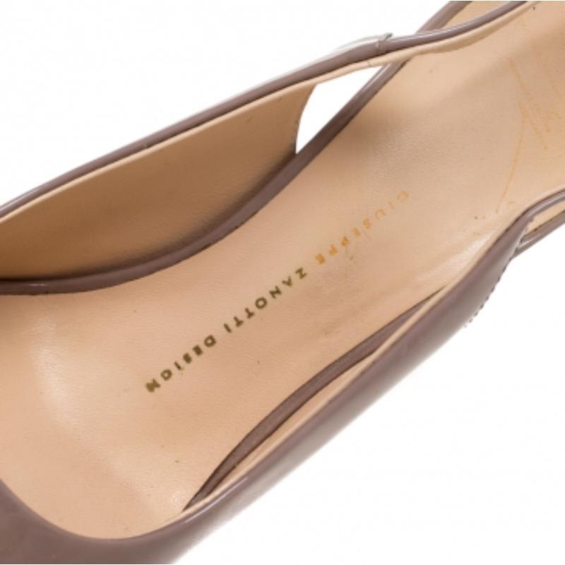 Sandales compensées Giuseppe Zanotti en cuir verni à bout ouvert, taille 38,5 Pour femmes en vente