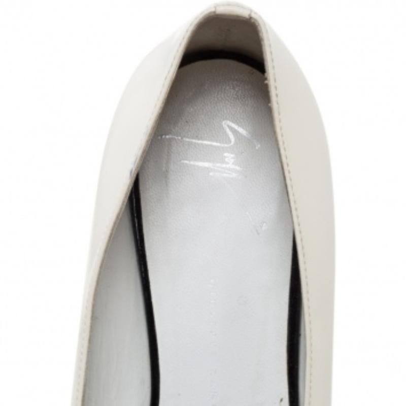 Giuseppe Zanotti Patent Leather & Striped Fabric Embellished Ballet Flats Size38 In Fair Condition For Sale In Dubai, Al Qouz 2