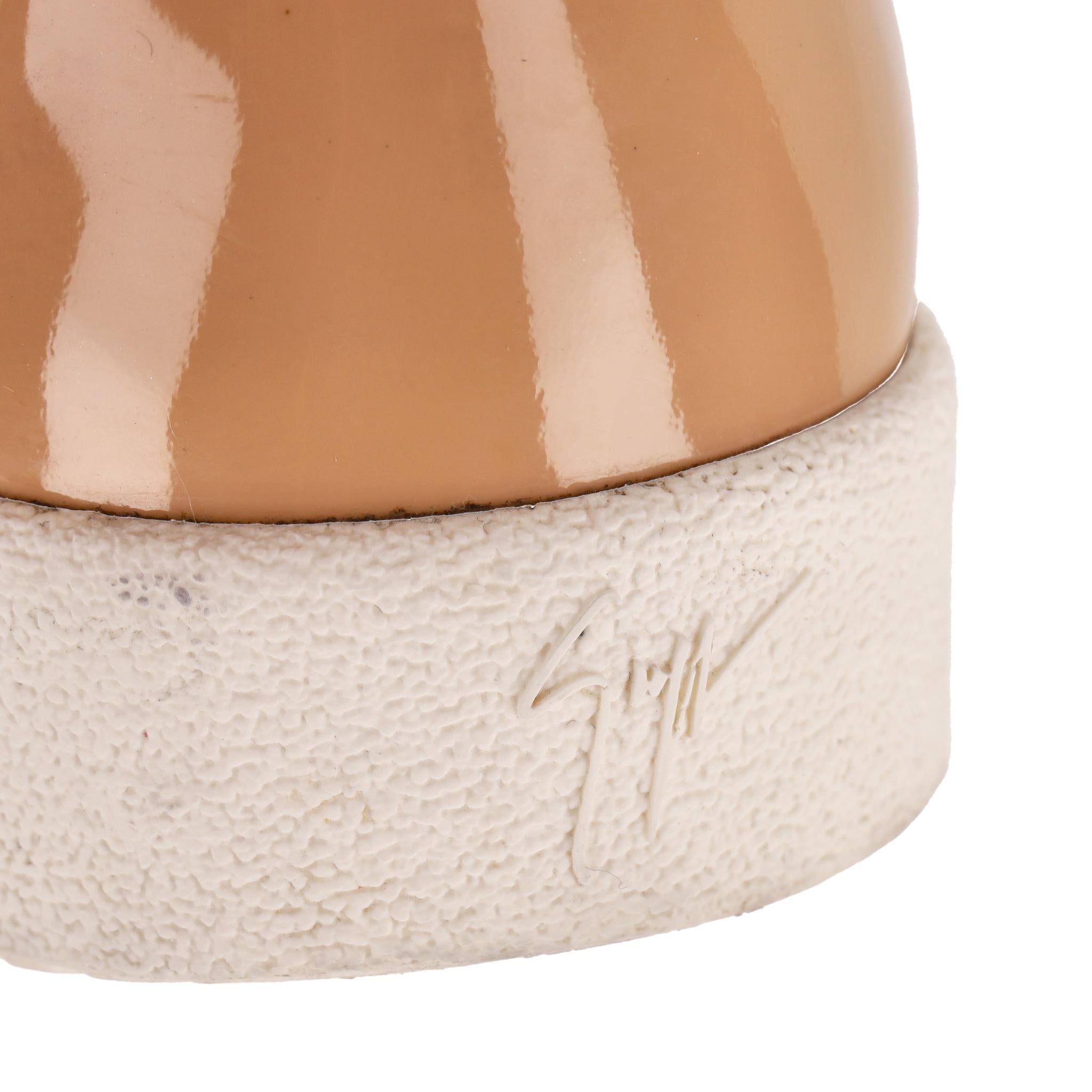 Giuseppe Zanotti - Scarpe da ginnastica alte in vernice e velluto in vendita 4