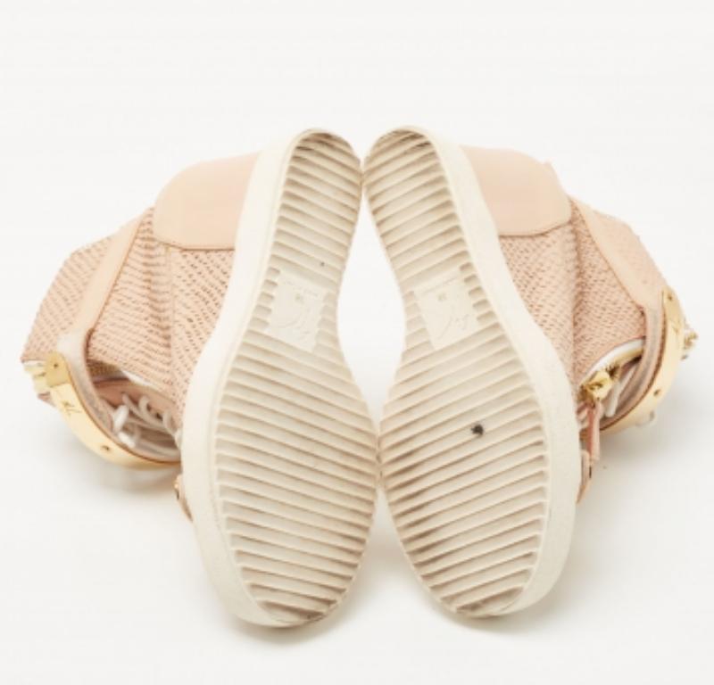 Giuseppe Zanotti - Scarpe da ginnastica con zeppa Coby in pelle goffrata pitone rosa pesca - misura 38 in vendita 1