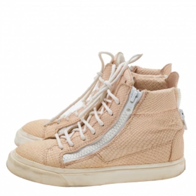 Beige Giuseppe Zanotti, pelle goffrata di pitone color pesca, scarpe da ginnastica alte 36 anni in vendita