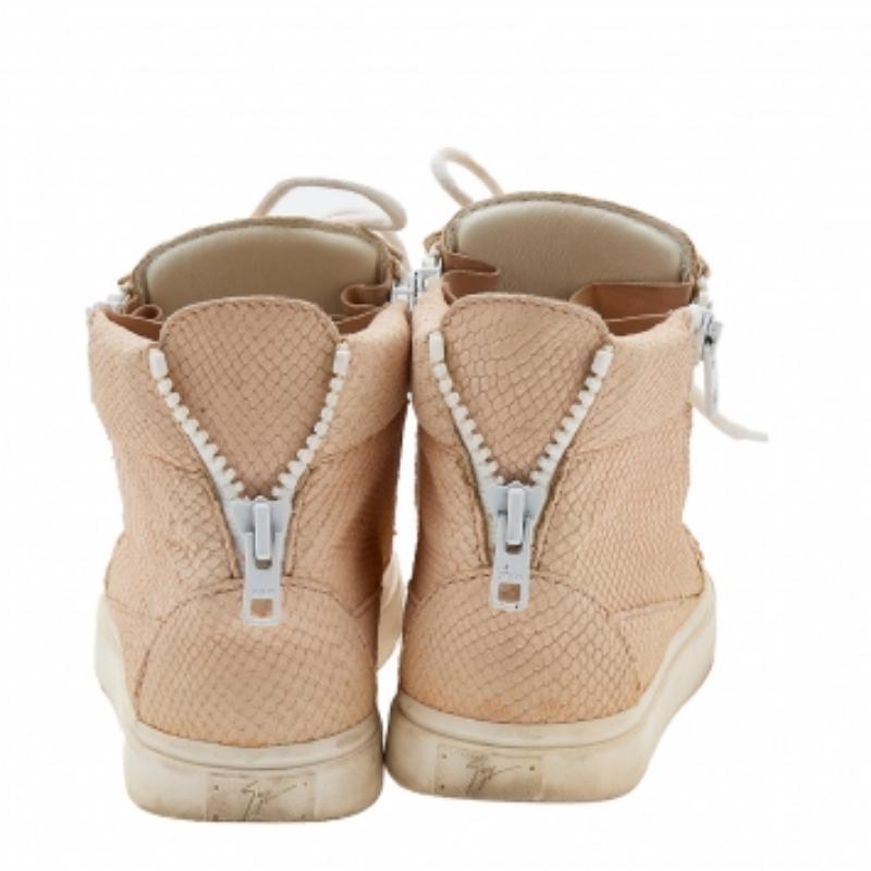 Giuseppe Zanotti, pelle goffrata di pitone color pesca, scarpe da ginnastica alte 36 anni in vendita 2