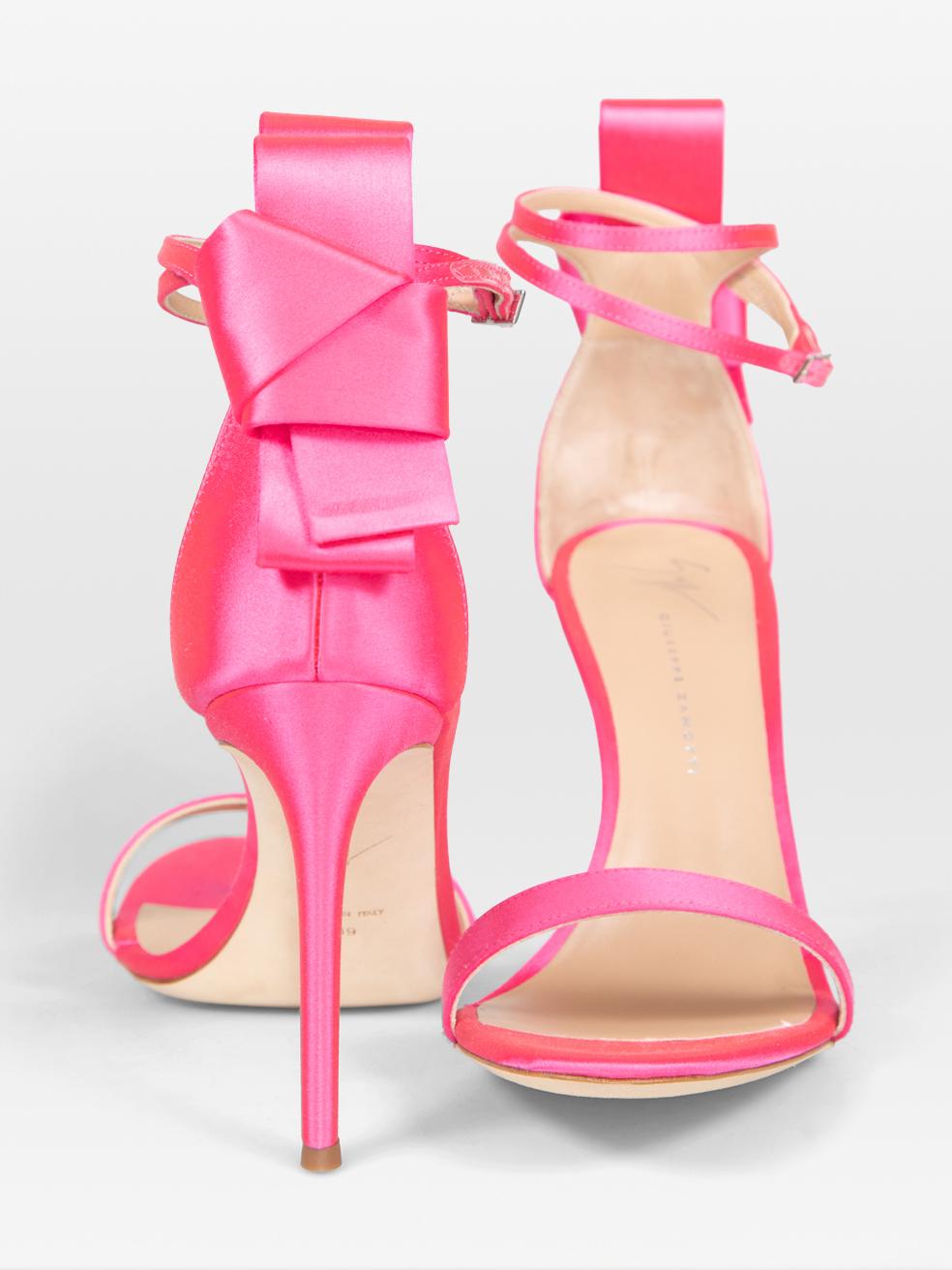 Giuseppe Zanotti Pink Bow Detail Sandals Size IT 39 In New Condition For Sale In London, GB