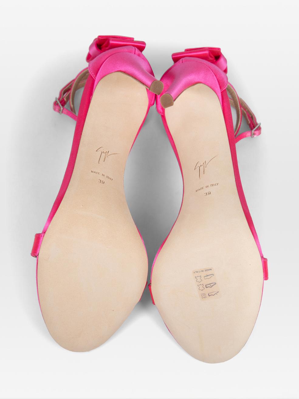 Women's Giuseppe Zanotti Pink Bow Detail Sandals Size IT 39 For Sale
