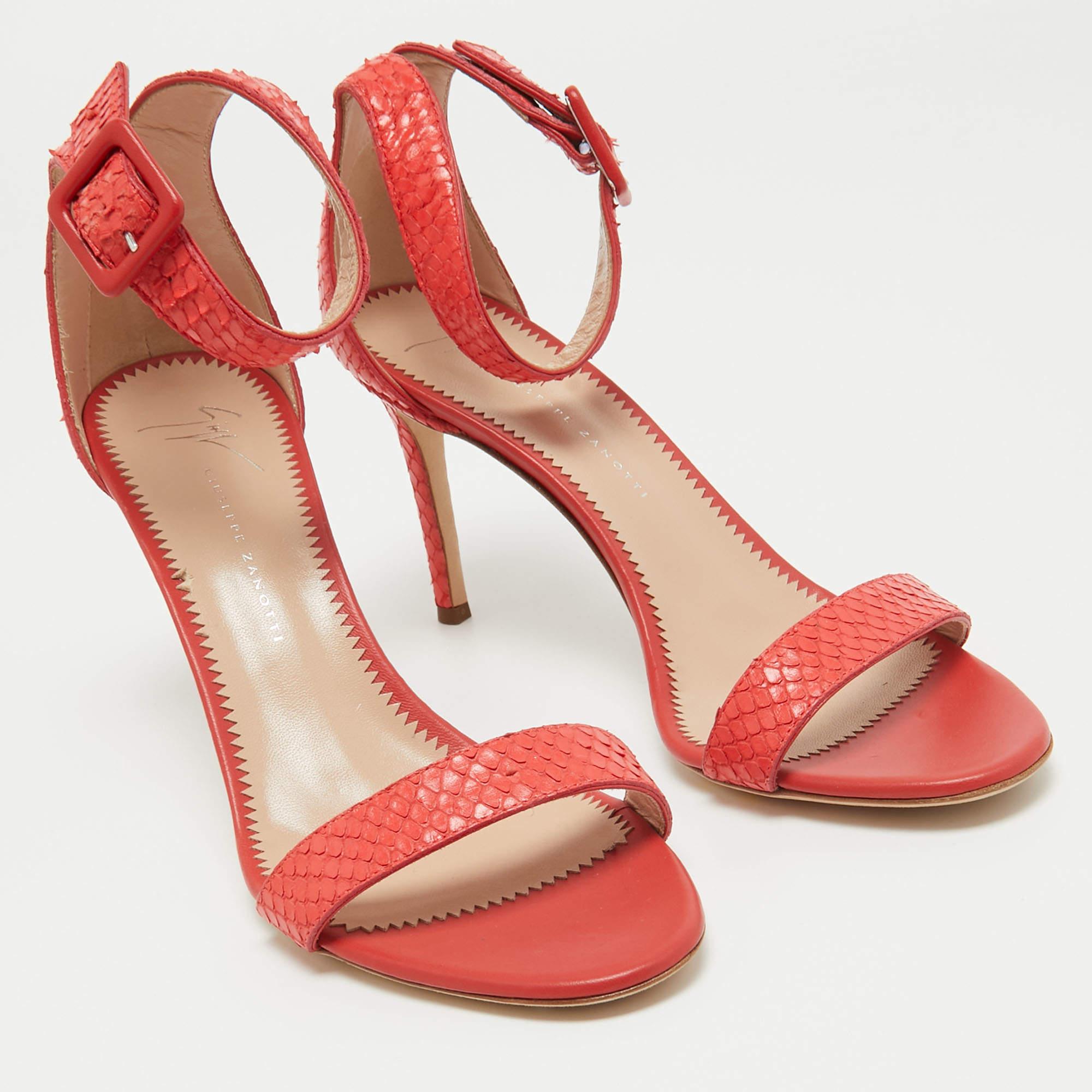Giuseppe Zanotti Pink Embossed Snakeskin Neyla Sandals Size 38.5 In Excellent Condition For Sale In Dubai, Al Qouz 2