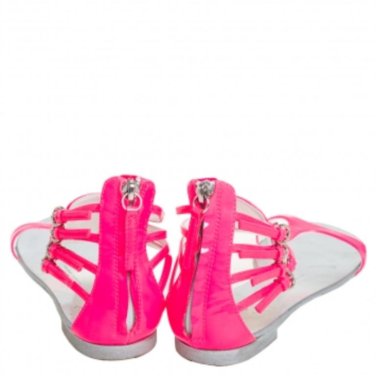 Giuseppe Zanotti Pink Patent Leather  T-strap Flat Sandals Size 36 For Sale 2