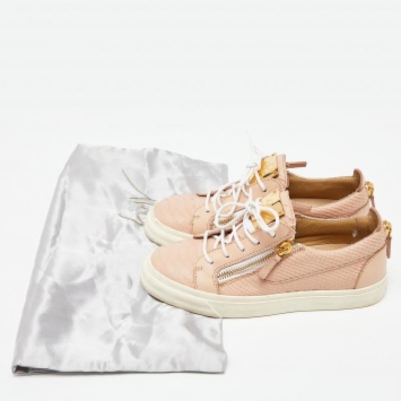 Giuseppe Zanotti Zapatillas bajas de piel Gail en relieve de pitón rosa Talla 38.5 en venta 5