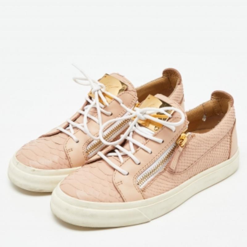 Giuseppe Zanotti Zapatillas bajas de piel Gail en relieve de pitón rosa Talla 38.5 Beige en venta
