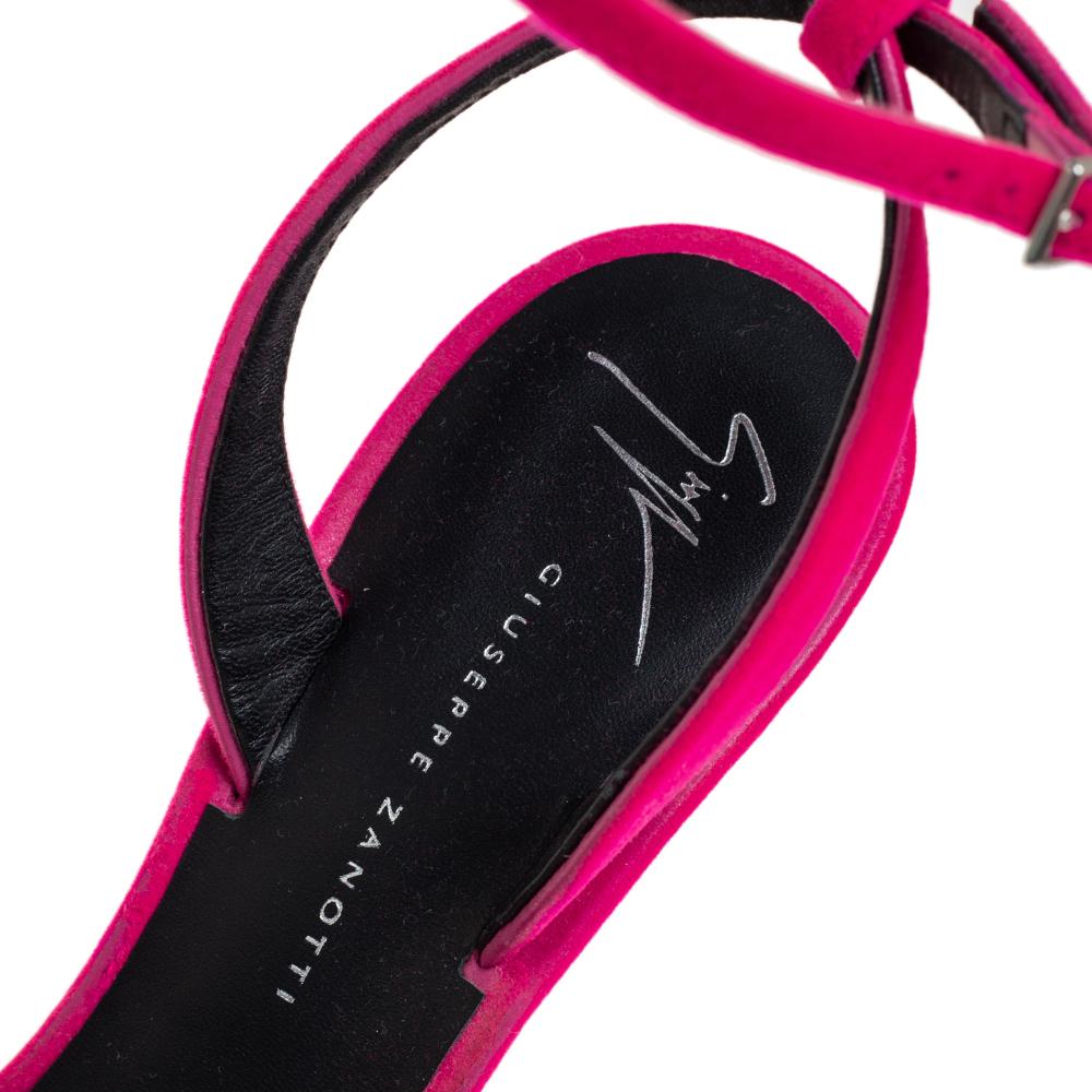 Giuseppe Zanotti Pink Suede Square Toe Sandals Size 38 In Good Condition In Dubai, Al Qouz 2