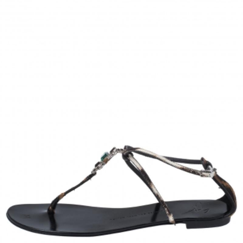 Giuseppe Zanotti Pony Hair Crystal Embellished Strappy Flat Sandals Size 41 In Good Condition For Sale In Dubai, Al Qouz 2