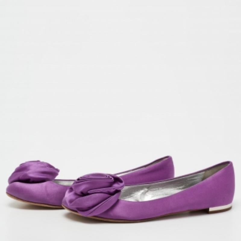 Giuseppe Zanotti Bailarinas de satén morado con apliques de flores Talla 37.5 Gris en venta