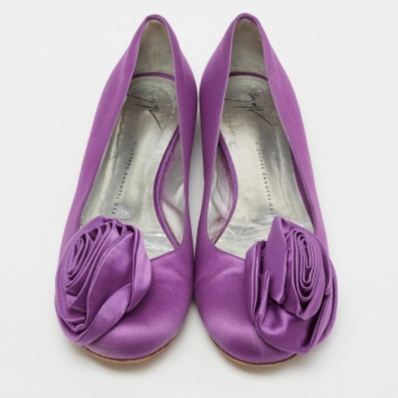 De las mujeres Giuseppe Zanotti Bailarinas de satén morado con apliques de flores Talla 37.5 en venta