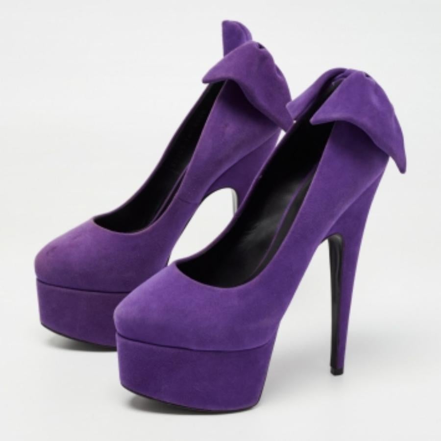 Giuseppe Zanotti Bombas de plataforma con lazo Debra de ante morado talla 36,5 en Bueno estado para la venta en Dubai, Al Qouz 2