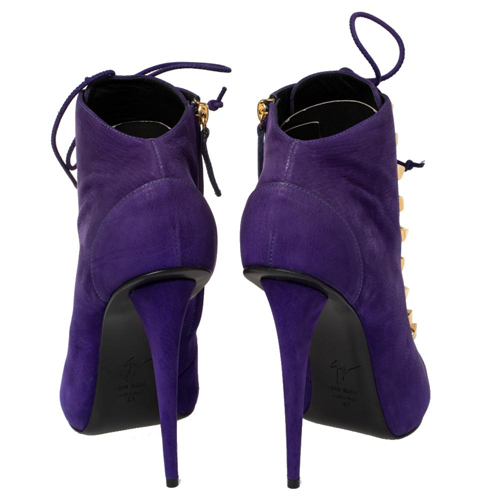Giuseppe Zanotti Purple Suede Studded Pyramid Peep Toe Boots Size 41 In Good Condition In Dubai, Al Qouz 2