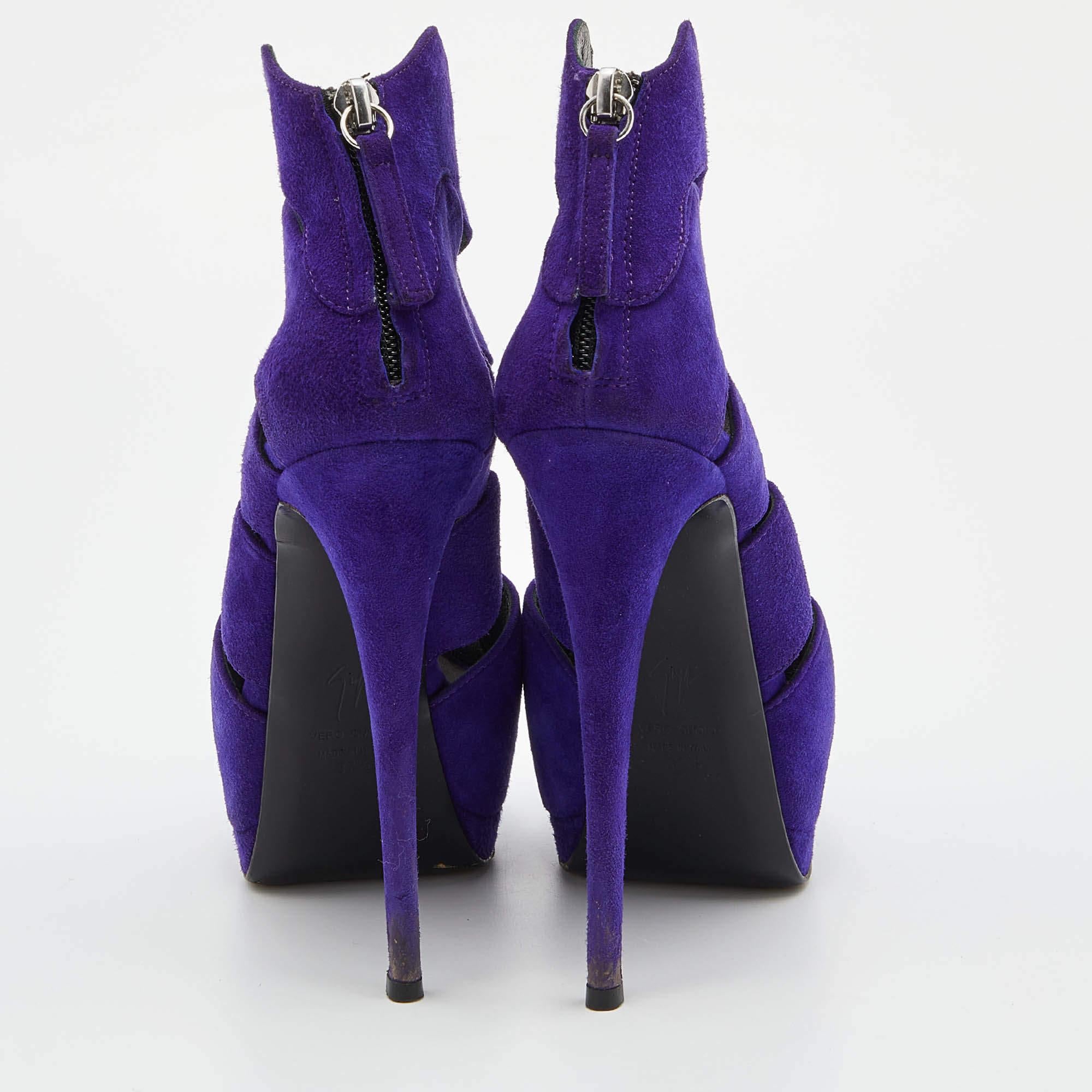 Giuseppe Zanotti Bottines à bout ouvert en daim violet avec découpe en forme de vague, taille 37.5 Pour femmes en vente