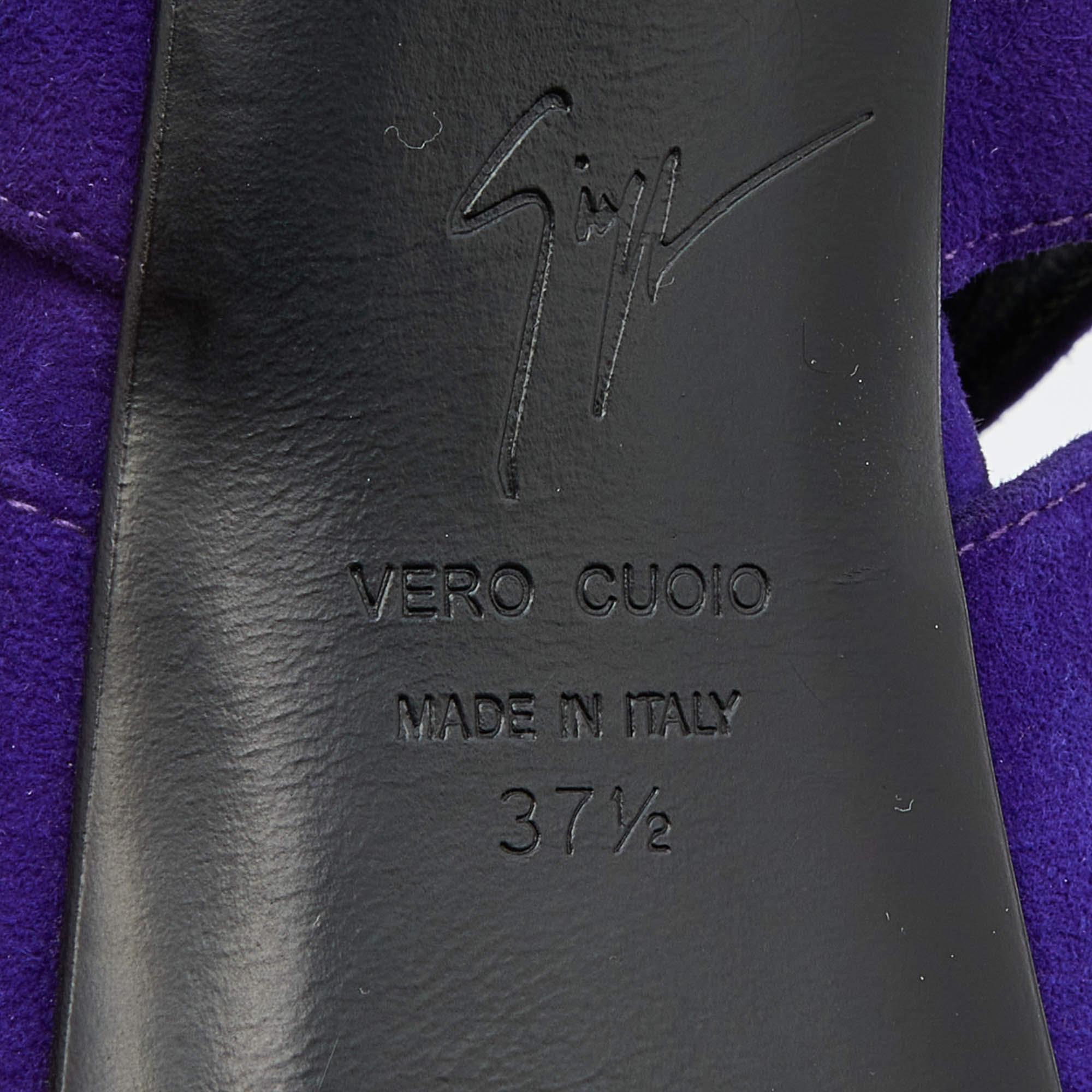 Giuseppe Zanotti Bottines à bout ouvert en daim violet avec découpe en forme de vague, taille 37.5 en vente 3
