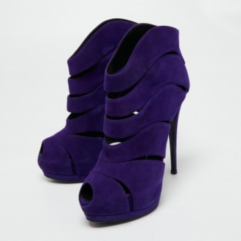 Giuseppe Zanotti Bottines à bout ouvert en daim violet avec découpe en forme de vague, taille 38 en vente 4