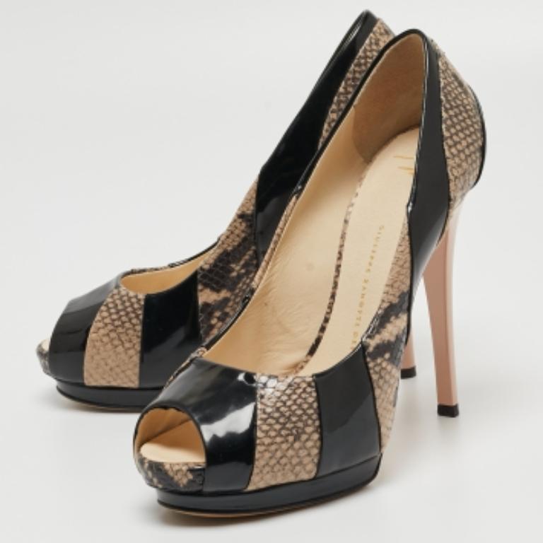 Giuseppe Zanotti Python und Lackleder Plattform Peep Toe Pumps Größe 40 im Zustand „Gut“ im Angebot in Dubai, Al Qouz 2