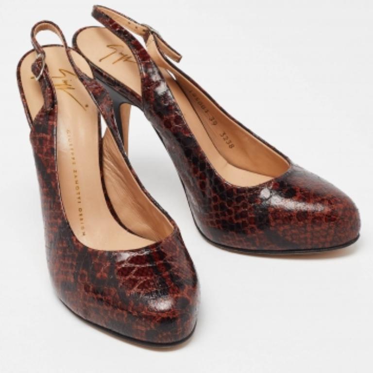 Giuseppe Zanotti Python Embossed Leather Slingback Platform Sandals Size 39 (Sandales à semelles compensées en cuir gaufré) Pour femmes en vente