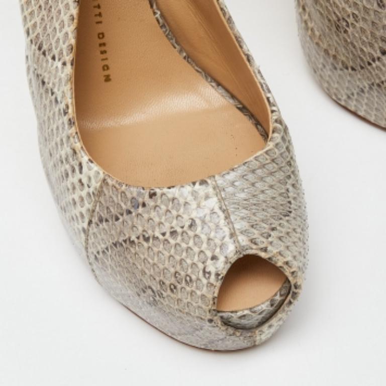 Giuseppe Zanotti Python Leather Platform Peep Toe Slingback Sandals Size 38.5 In Good Condition For Sale In Dubai, Al Qouz 2