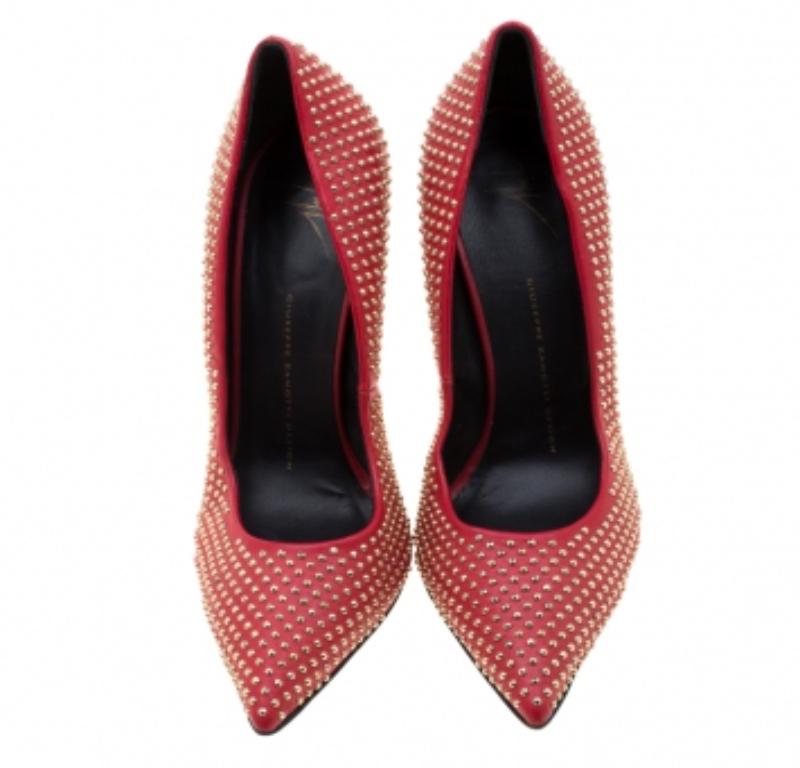 Escarpins Ester à bout pointu en cuir rouge Giuseppe Zanotti, taille 39 État moyen - En vente à Dubai, Al Qouz 2