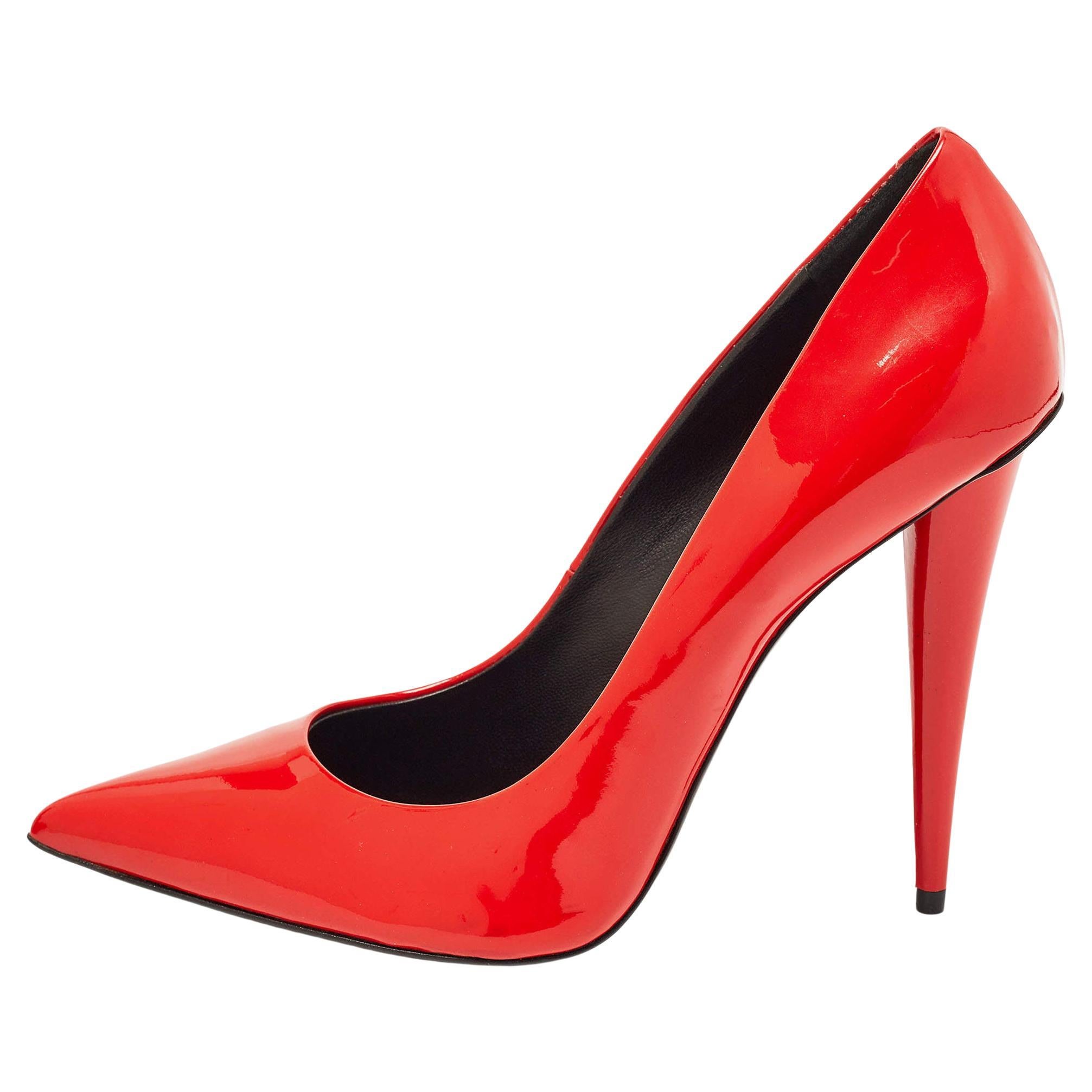 Giuseppe Zanotti Red Patent Leather Pointed Toe Pumps Size 41 For Sale