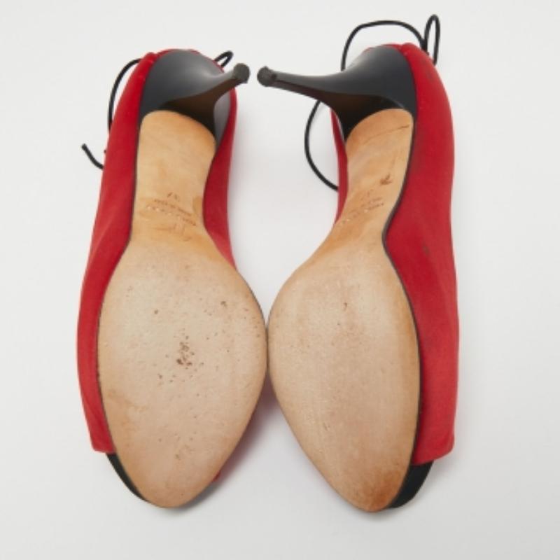 Giuseppe Zanotti Red Satin Peep Toe Platform Pumps Size 37 In Good Condition For Sale In Dubai, Al Qouz 2