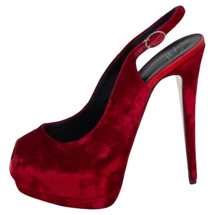 Giuseppe Zanotti Red Velvet  Peep Toe Slingback Platform Sandals Size 38.5 For Sale