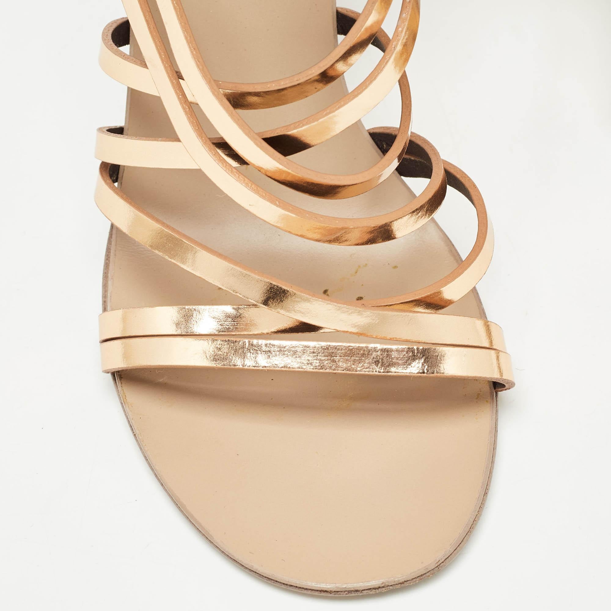 Giuseppe Zanotti Sandalias enjauladas de piel oro rosa talla 37.5 en venta 2