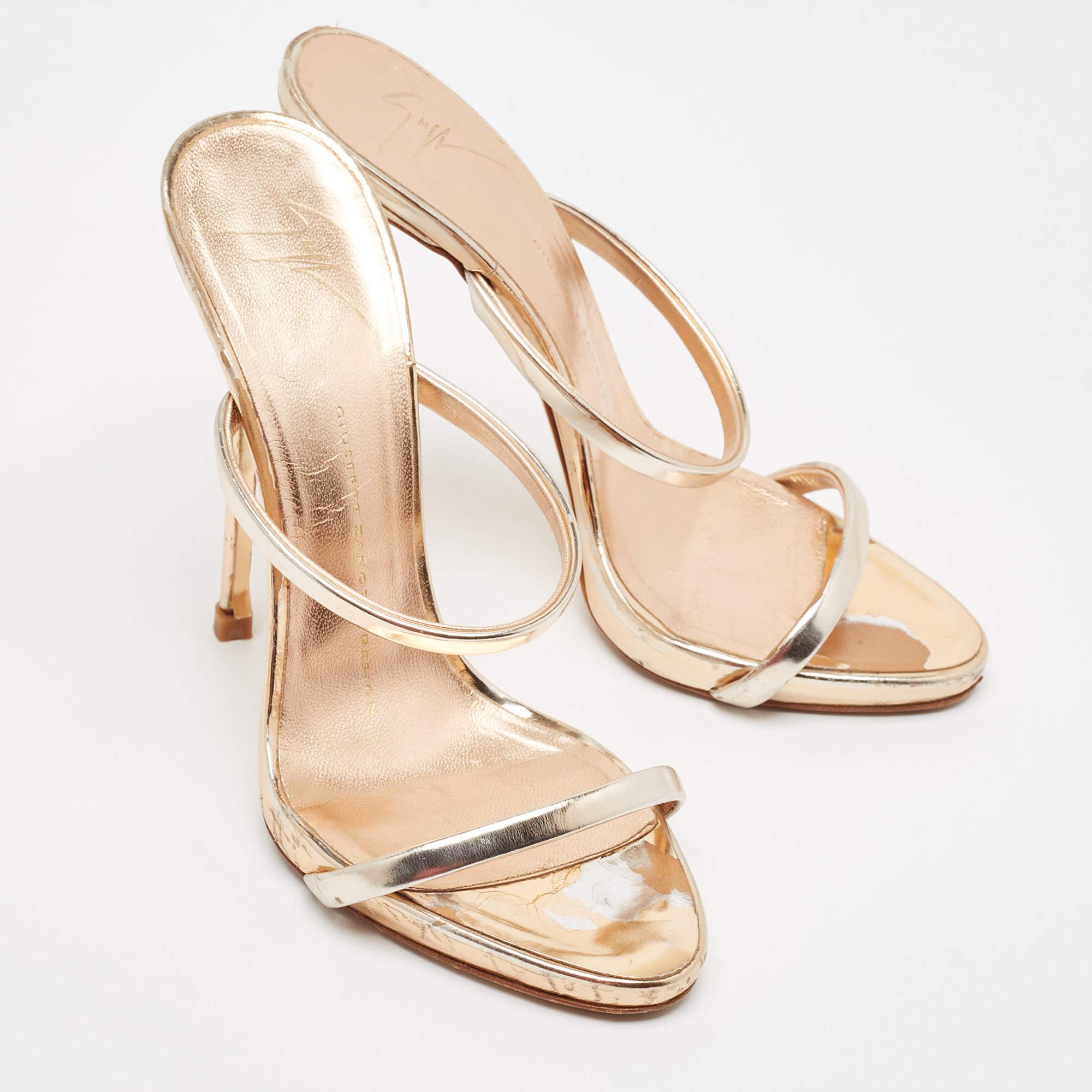Giuseppe Zanotti Sandali Darsey in pelle oro rosa misura 37 In condizioni buone in vendita a Dubai, Al Qouz 2