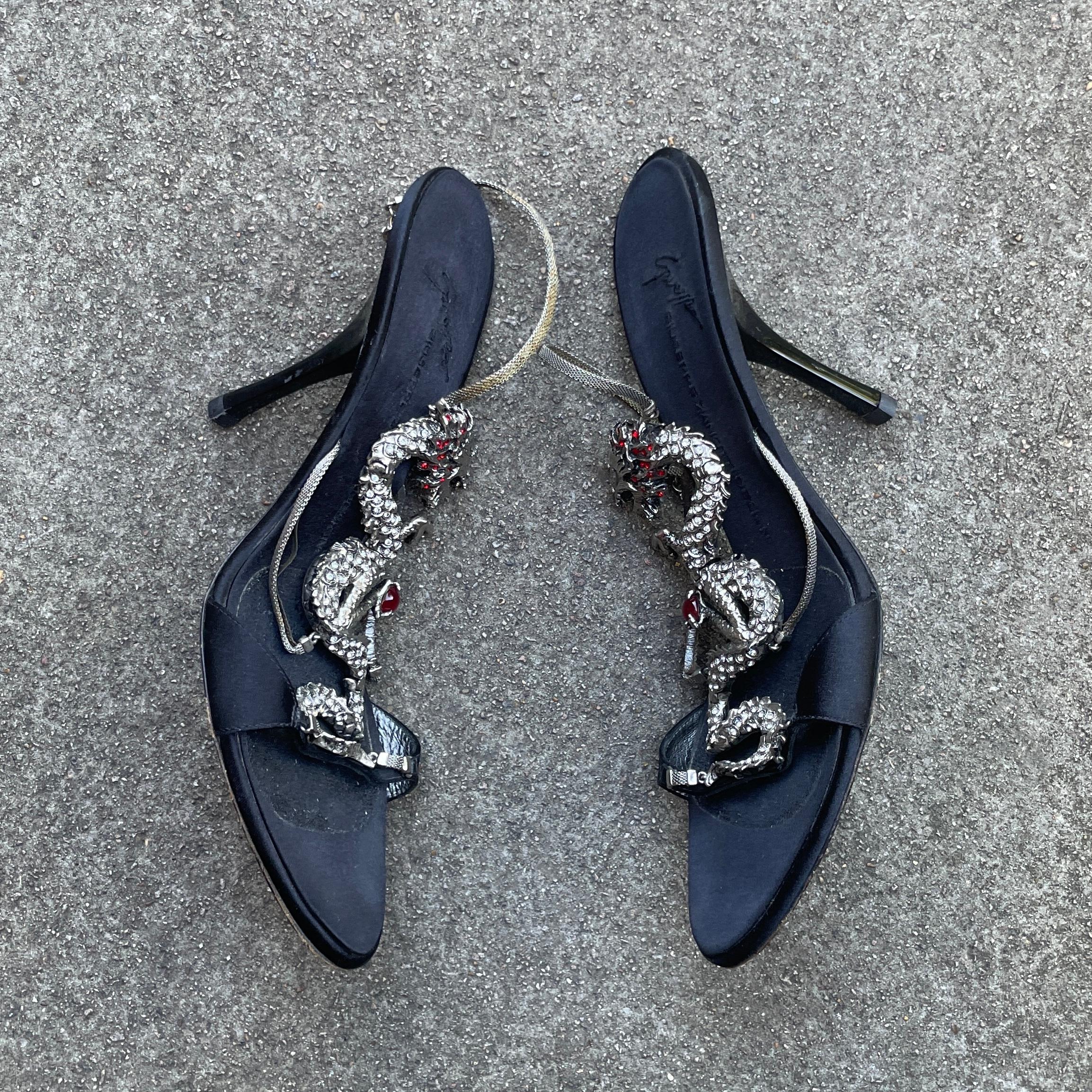 De las mujeres Tacones Giuseppe Zanotti S/S 2004 Dragón Satén Negro en venta