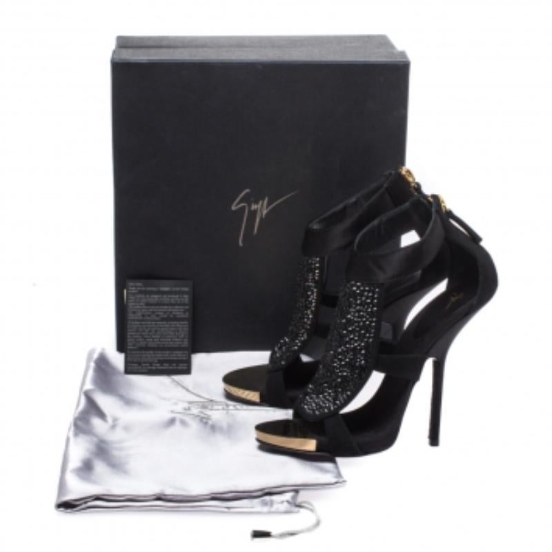 Giuseppe Zanotti Satin and Suede Crystal Embellished Ankle Strap Sandals Size 38 In Good Condition For Sale In Dubai, Al Qouz 2
