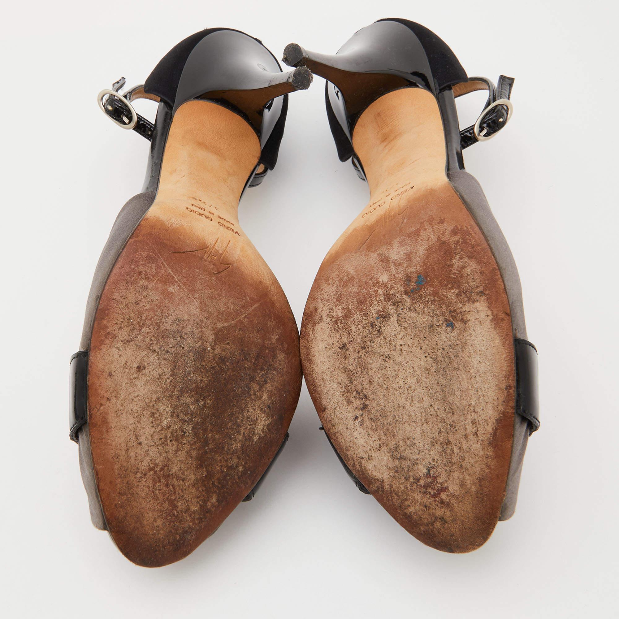 Sandales Giuseppe Zanotti en cuir satiné ornées de cristaux, taille 37,5 1
