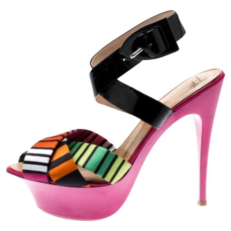 Giuseppe Zanotti Satin Patent Leather Cross Strap Platform Sandals Size 39 (Sandales à plateforme en cuir verni)