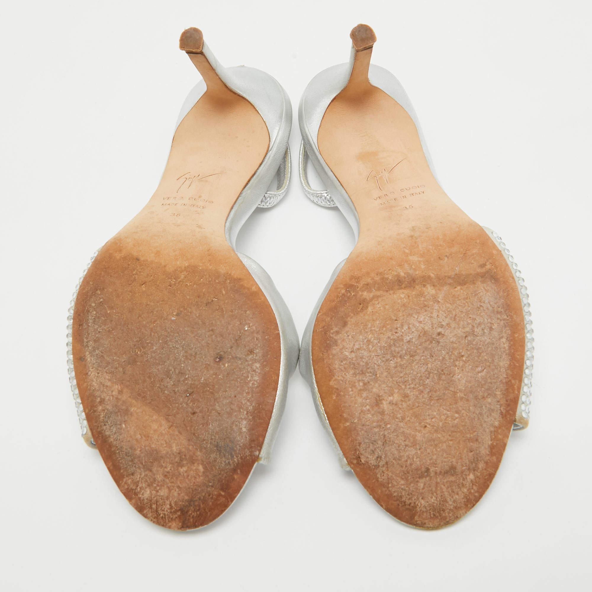 Giuseppe Zanotti Sandali Slingback in pelle argentata impreziositi da cristalli misura 36 in vendita 1
