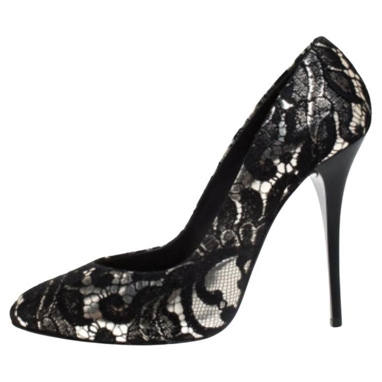 Giuseppe Zanotti Silber Metallic Leder und Schwarze Spitze Pumps Größe 38 im Angebot